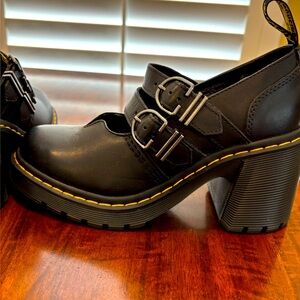 Black Chunky Heeled Shoes with Platform Design